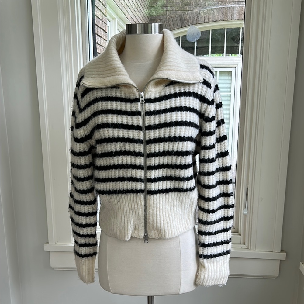 Cute striped and fluffy cropped sweater jacket